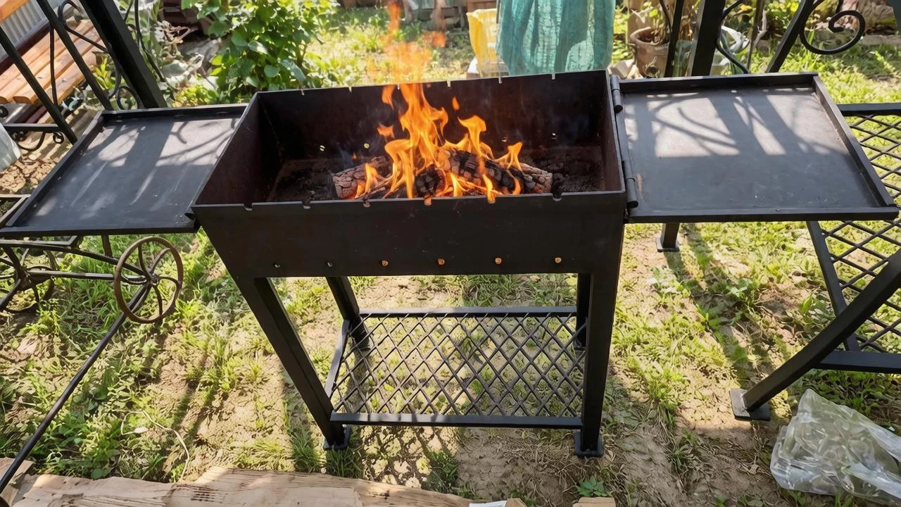 Мангал с двумя столами 700x350x900